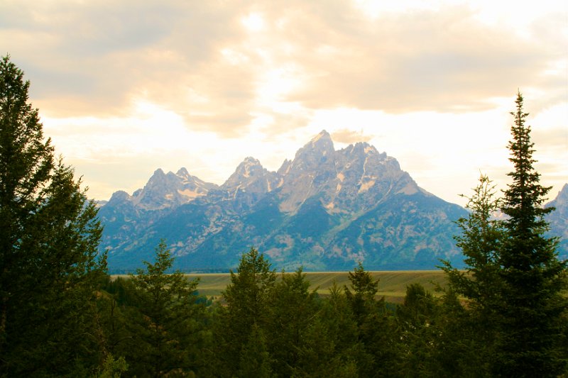Trip (57).jpg - Grand Teton, at 13,775 feet is the highest point of the Teton Range, and the second highest peak in the state of Wyoming after Gannett Peak. The mountain is entirely within the Snake River drainage basin, which it feeds by several local creeks and glaciers. The Teton Range is a subrange of the Rocky Mountains, which extend from southern Alaska to northern New Mexico.